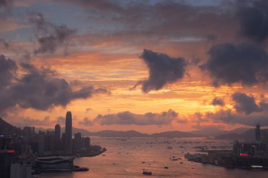24 Haziran 2007 Hong Kong manzarası, Red Incense Burner Summitak 'tan manzara