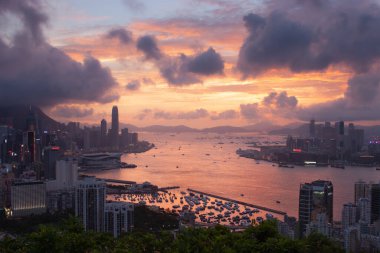 24 Haziran 2007 Hong Kong manzarası, Red Incense Burner Summitak 'tan manzara