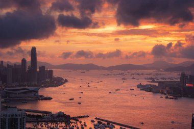 24 Haziran 2007 Hong Kong manzarası, Red Incense Burner Summitak 'tan manzara