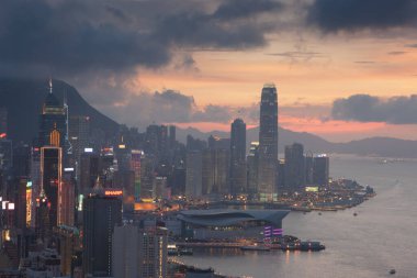 24 Haziran 2007 Hong Kong manzarası, Red Incense Burner Summitak 'tan manzara