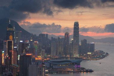 24 Haziran 2007 Hong Kong manzarası, Red Incense Burner Summitak 'tan manzara