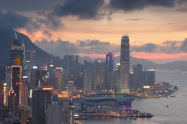 24 Haziran 2007 Hong Kong manzarası, Red Incense Burner Summitak 'tan manzara