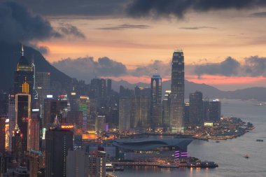 24 Haziran 2007 Hong Kong manzarası, Red Incense Burner Summitak 'tan manzara