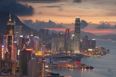 24 Haziran 2007 Hong Kong manzarası, Red Incense Burner Summitak 'tan manzara