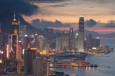 24 Haziran 2007 Hong Kong manzarası, Red Incense Burner Summitak 'tan manzara