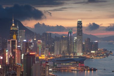 24 Haziran 2007 Hong Kong manzarası, Red Incense Burner Summitak 'tan manzara