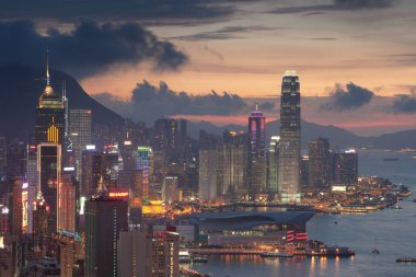 24 Haziran 2007 Hong Kong manzarası, Red Incense Burner Summitak 'tan manzara