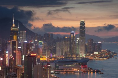 24 Haziran 2007 Hong Kong manzarası, Red Incense Burner Summitak 'tan manzara