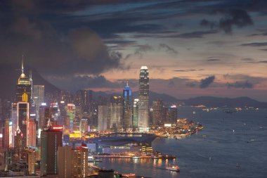 24 Haziran 2007 Hong Kong manzarası, Red Incense Burner Summitak 'tan manzara