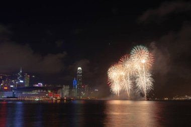 A Symphony of Lights 1 Temmuz 2007 'de Victoria Limanı' nda gerçekleştirilen muhteşem ışık ve ses gösterisidir.