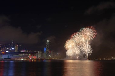 A Symphony of Lights 1 Temmuz 2007 'de Victoria Limanı' nda gerçekleştirilen muhteşem ışık ve ses gösterisidir.