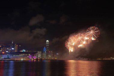 A Symphony of Lights 1 Temmuz 2007 'de Victoria Limanı' nda gerçekleştirilen muhteşem ışık ve ses gösterisidir.