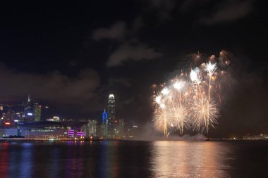 A Symphony of Lights 1 Temmuz 2007 'de Victoria Limanı' nda gerçekleştirilen muhteşem ışık ve ses gösterisidir.