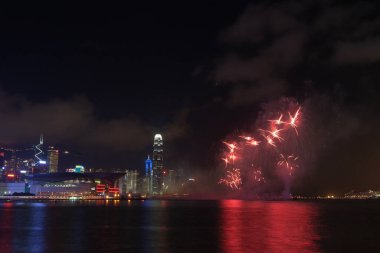 A Symphony of Lights 1 Temmuz 2007 'de Victoria Limanı' nda gerçekleştirilen muhteşem ışık ve ses gösterisidir.