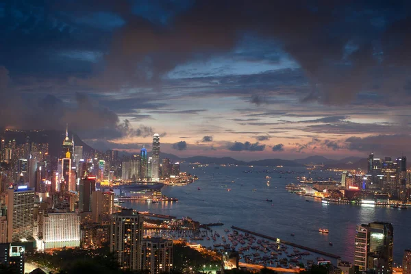 Június 2007 Hong Kong Táj Kilátás Piros Füstölő Égő Summitak — Stock Fotó