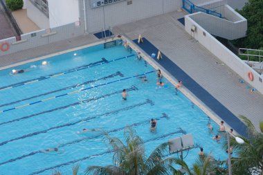 7 Temmuz 2007 'de açık havada yüzme havuzu. 