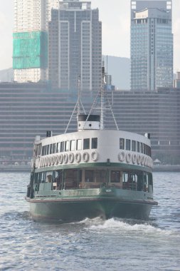 Hong Kong Limanı 'ndaki yıldız feribotu 8 Temmuz 2007