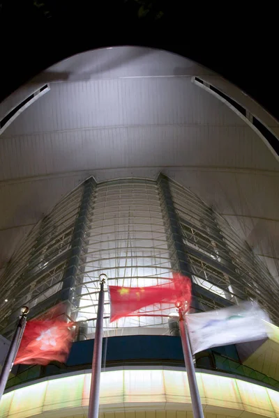 Geceleyin Wan Chai bölgesinden Hong Kong Viktorya Limanı. 30 Kasım 2007 