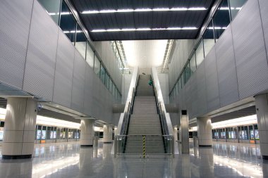 2 Aralık 2007 'de Kowloon İstasyonunda İçeriden Görünüm İstasyonu 