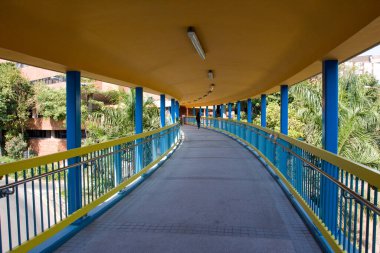  2 Aralık 2007 'de büyük bir çelik asma köprü.