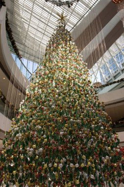 Pasifik Alışveriş Merkezi 'nde Noel süslemeleri. 2 Aralık 2007