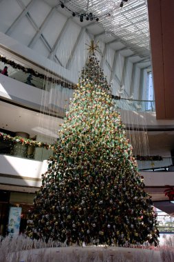 Pasifik Alışveriş Merkezi 'nde Noel süslemeleri. 2 Aralık 2007