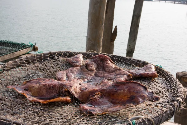 A炸鱿鱼 在香港户外举行 — 图库照片