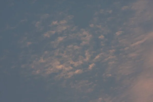 Светлая Мягкая Панорама Заката Неба Фон Розовыми Облаками — стоковое фото