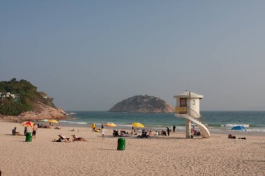 Hong Kong 'daki Shek O Sahili' nde cankurtaran durağı. 8 Aralık 2007