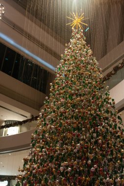  Alışveriş merkezinde Noel süslemeleri, Hong Kong 21 Aralık 2007