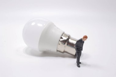 Ampullü iş adamları, yenilik teması