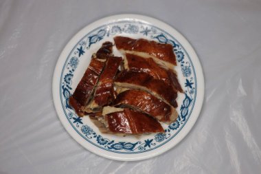 Hong Kong Restoranı 'nda ünlü otantik bir Çin yemeği. Kızarmış kaz..