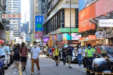 Mongkok bölgesi. Mong Kok, 3 Ekim 2020 'de eski ve yeni çok katlı binalarla karakterize edilmiştir.