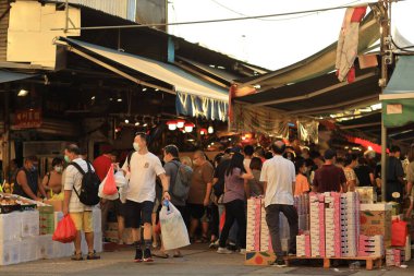 Yau Ma Tei Toptan Meyve Pazarı, 3 Ekim 2020 'de birkaç düşük katlı binadan oluşmaktadır.