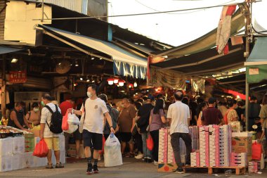 Yau Ma Tei Toptan Meyve Pazarı, 3 Ekim 2020 'de birkaç düşük katlı binadan oluşmaktadır.