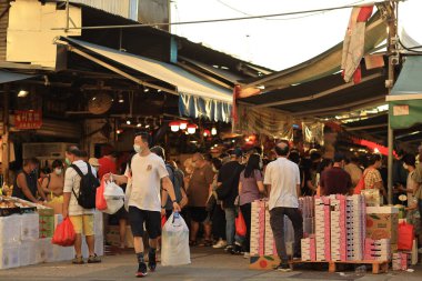 Yau Ma Tei Toptan Meyve Pazarı, 3 Ekim 2020 'de birkaç düşük katlı binadan oluşmaktadır.
