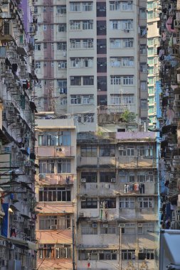 10 Ekim 2020 Hong Kong eski apartman binaları veya Tong Lau panel bloklarıdır.