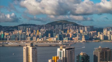Kwun Tong Rıhtımı Vibrant Hong Kong 'daki Skyline