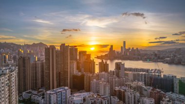 Hong Kong Şehir Merkezi 'nin Güzel Günbatımı Sahnesi