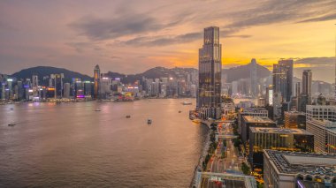 Hong Kong liman parkından gün batımına kadar.