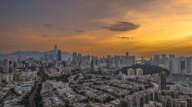 Orta Kowloon 'un Hong Kong' daki şehir manzarası.