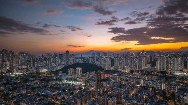 Orta Kowloon 'un Hong Kong' daki şehir manzarası.