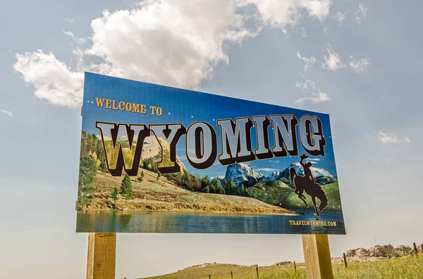Neues Schild Das Die Menschen Schönen Zustand Von Wyoming Begrüßt — Stockfoto