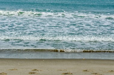 Yavaş Hareket Eden Dalgalar