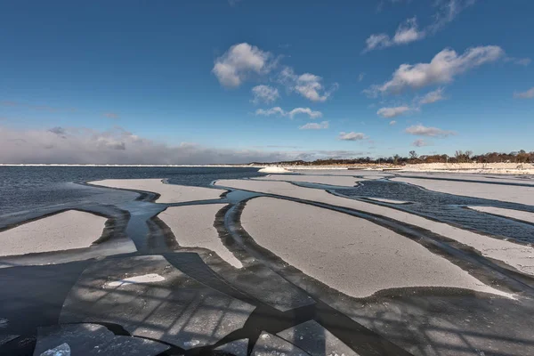 ミシガン湖から作られた氷の島々 — ストック写真