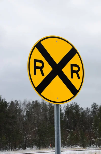 Forduló vasúti kereszteződés Sign — Stock Fotó