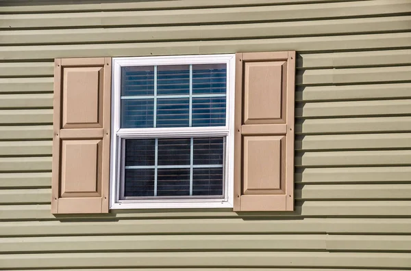 Neues Fenster für ein neues Zuhause — Stockfoto