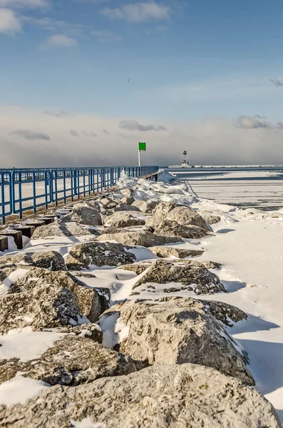 冬のルディントン灯台 — ストック写真