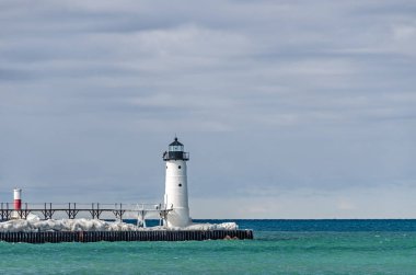 Manistee, Michigan'da deniz feneri ve feneri