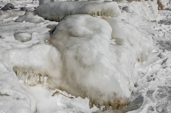 얼어붙은 자연 조각상 — 스톡 사진